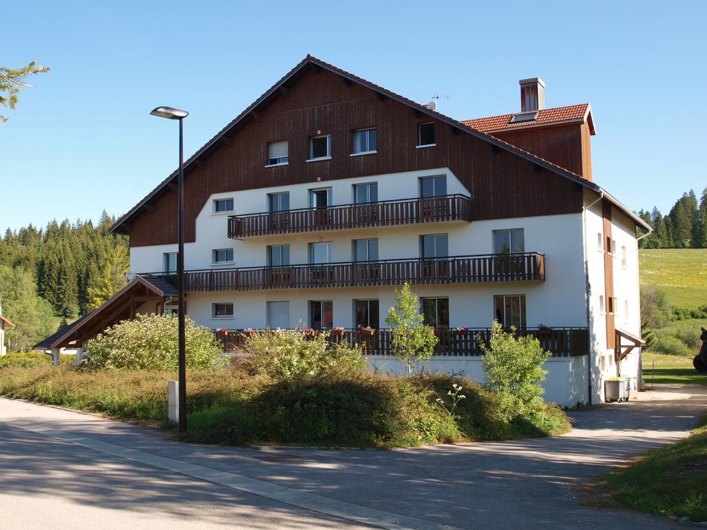 La Roche Du Tresor Village Vacances Longevilles-Mont-dʼOr Exterior foto