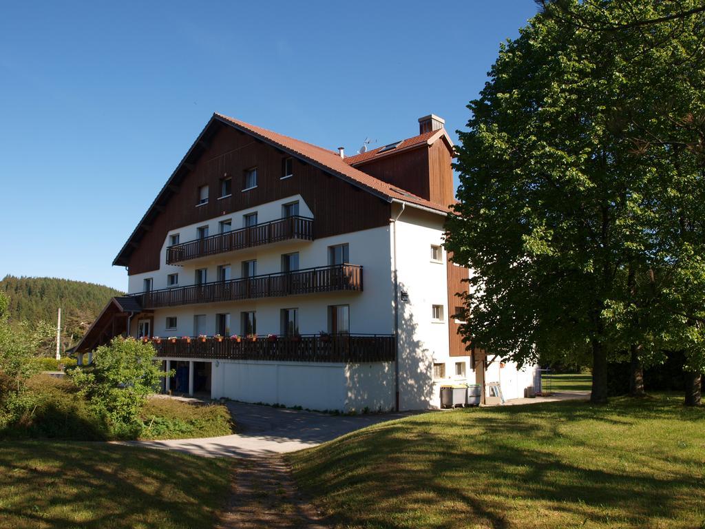 La Roche Du Tresor Village Vacances Longevilles-Mont-dʼOr Exterior foto