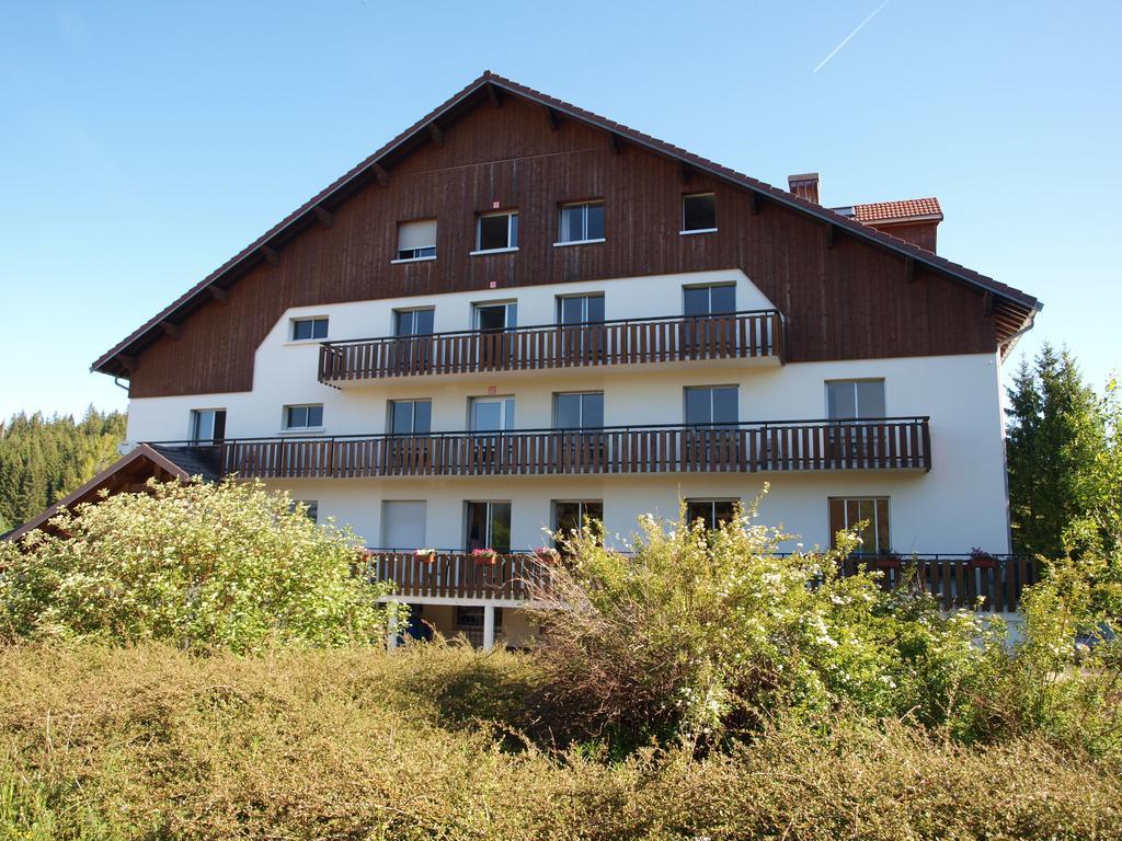 La Roche Du Tresor Village Vacances Longevilles-Mont-dʼOr Exterior foto